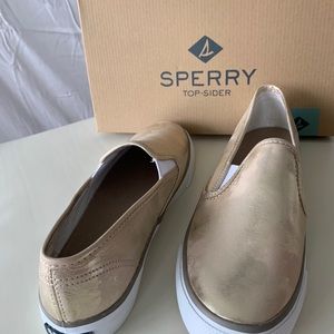 Sperry shoe, color seaside metallic platinum